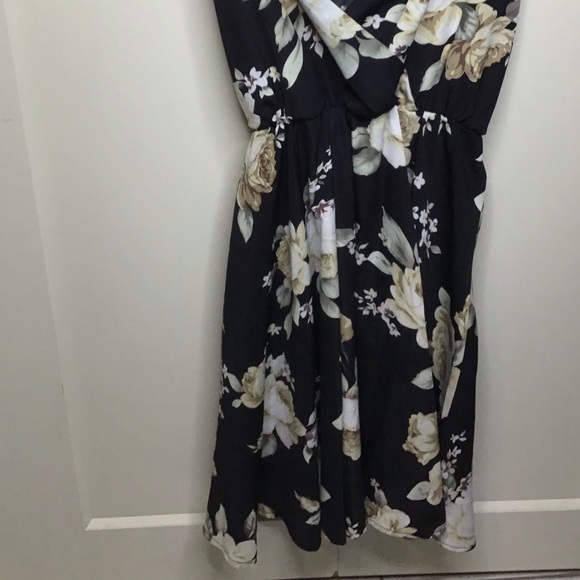 black floral dress - Picture 2 of 4